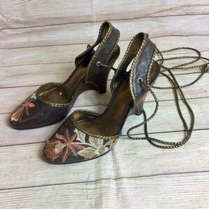 J. Vincent zinnia embroidered brown leather floral tie up gladiator wedges. 9.5.